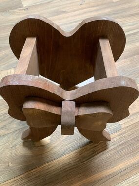 Bow/ Heart Shaped Quilt Hanger Wooden